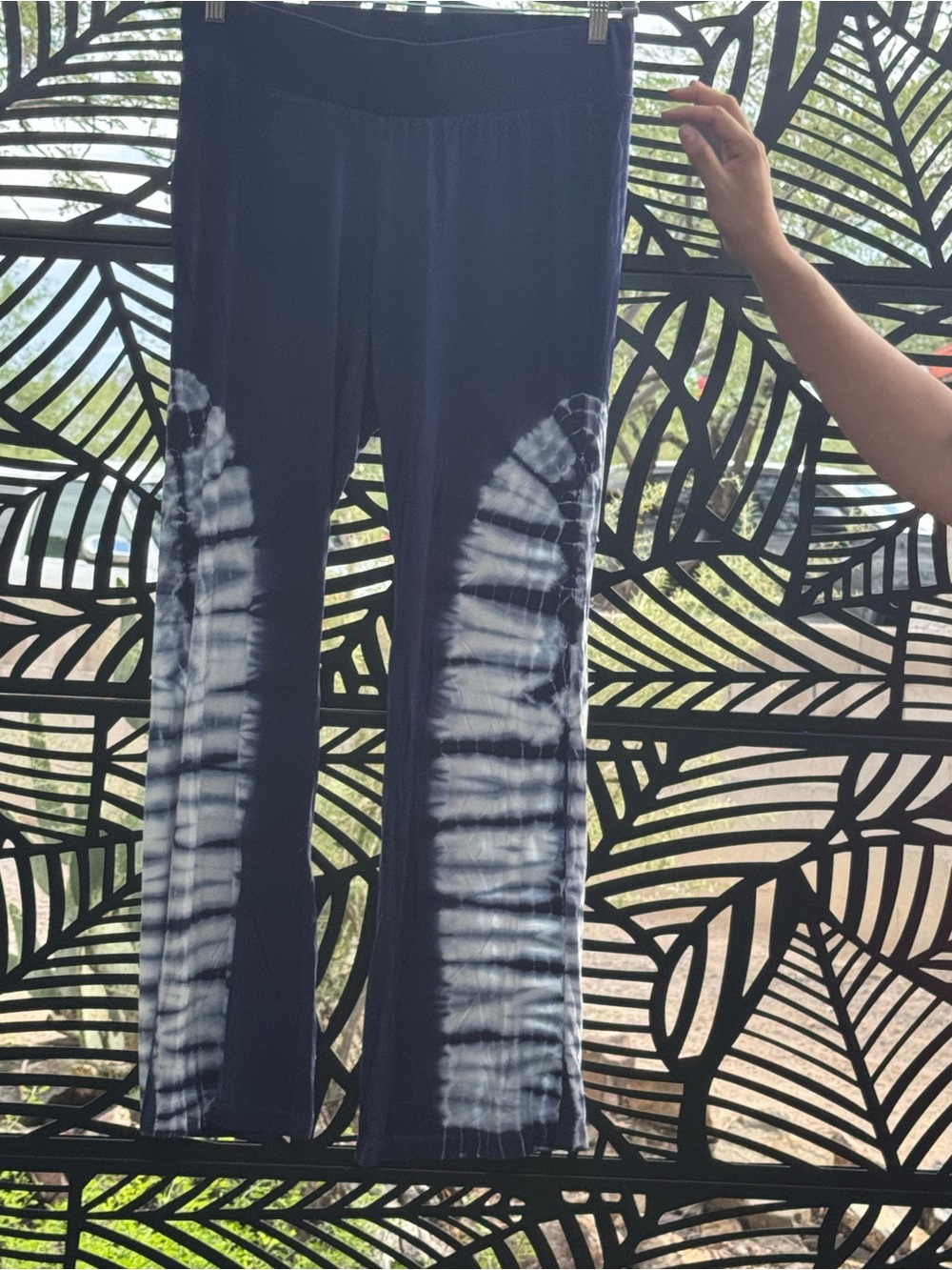 torrid tie dye swishy legging pants worn once - Picture 2 of 4